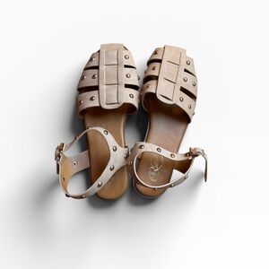 NWOT Modern Rebel tan faux leather fisherman sandals rose gold studs Sz 9